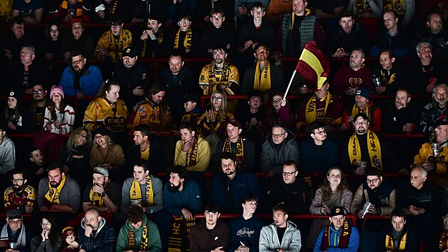 Pondělní vypjatý zápas mezi jihlavskou Duklou a Vsetínem sledovala vyprodaná Horácka aréna. Pro fanoušky i hráče byly výpadek audiovizuálních systémů i výzva k evakuaci novou zkušeností.