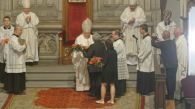 Milada Fejtková přeje kardinálu Dukovi k 25 rokům od biskupského svěcení (26.9.2023).
