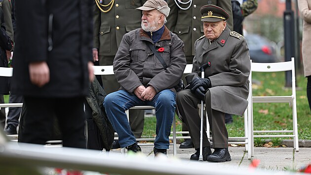 Na oslavy, které se tradičně konají u Památníku válečných veteránů v Parku Čs. letců v Ostravě, dorazil i 103letý Jan Ihnatík, veterán bojů u Kyjeva, Bílé Cerekve, Dukly i Jasla.