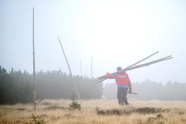 Zima za oponou – co se děje v Peci, než přijedou první lyžaři