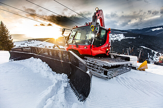 Zima za oponou – co se děje v Peci, než přijedou první lyžaři