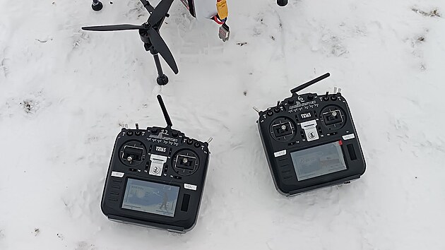 Provozovatel energetické soustavy musí každoročně veškeré vedení vizuálně zkontrolovat. Nyní má k dospozici moderní techniku.