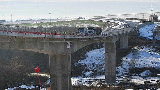 Zatěžovací zkouška mostu v Žiželicích. (27. listopadu 2025)