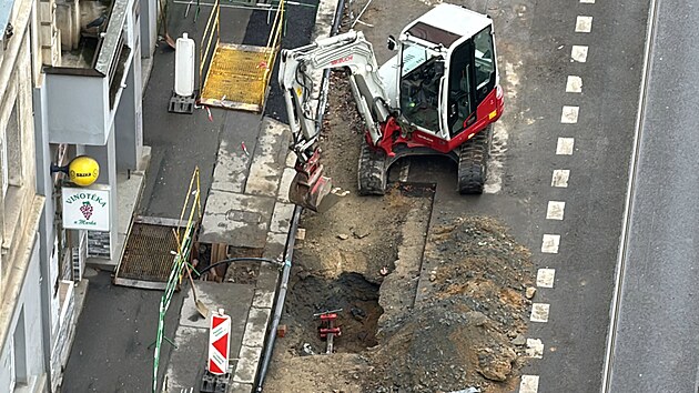 Zásah jednotek IZS u úniku plynu v ulici Jaromírova v pražských Nuslích (27. listopadu 2025)