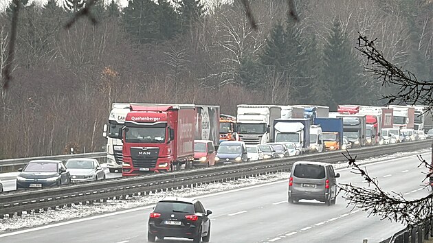 Kolona na dálnici D1. (24. listopadu 2025)