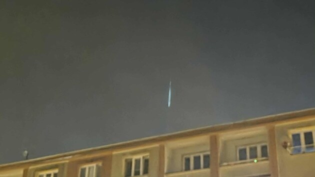 Záhadný paprsek viditelný z Prostějova byl laserovou show při koncertu zpěváka Voxela v Hněvotíně.