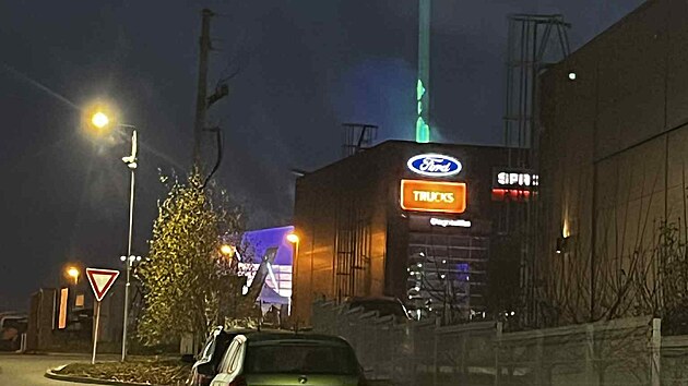 Záhadný paprsek viditelný z širokého okolí byl laserovou show při koncertu zpěváka Voxela v Hněvotíně.