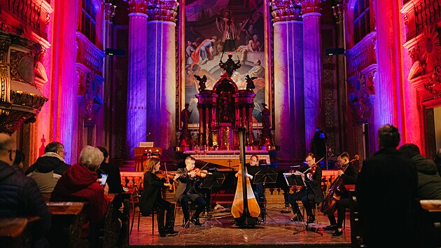 Slovenský Trenčín bude v roce 2026 držitelem prestižního titulu Evropské hlavní město kultury. Trenčiansky samosprávny kraj je dlouhodobým partnerským regionem Zlínského kraje. (listopad 2025)