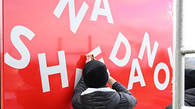 U vjezdu do Valašského Meziříčí na hlavních tazích od Vsetína a Hranic byly nainstalovány nové vítací tabule a okamžitě vzbudily vášnivé debaty na sociálních sítích. (listopad 2025)