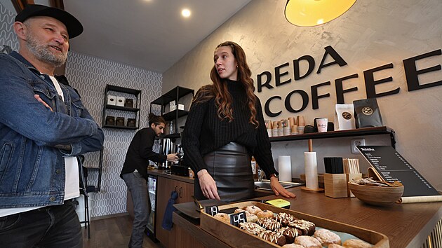 Zachraňovaný obchodní dům Breda v Opavě ožívá. Jako první tam otevřela kavárna. (20. listopadu 2025)