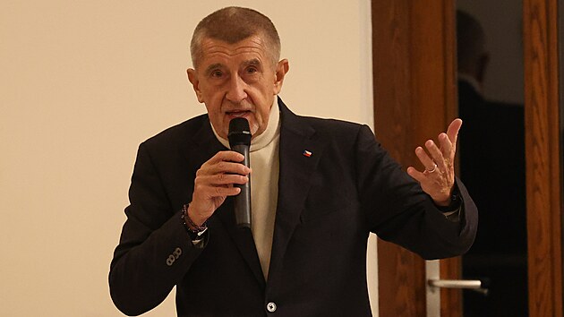 Šéf hnutí ANO a pravděpodobný příští premiér Andrej Babiš na setkání se svými příznivci ve Frýdku-Místku. (20. listopadu 2025)