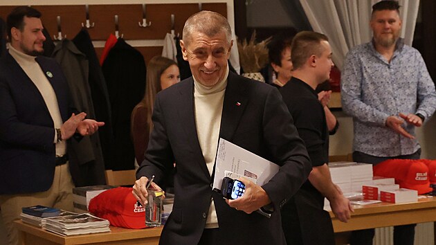 Šéf hnutí ANO a pravděpodobný příští premiér Andrej Babiš na setkání se svými příznivci ve Frýdku-Místku. (20. listopadu 2025)