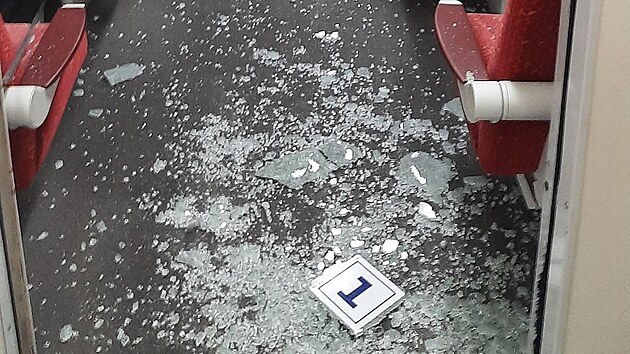 Na trati mezi Zliví a Dívčicemi na Českobudějovicku se ráno srazil rychlík s osobním vlakem. (20. listopadu 2025)