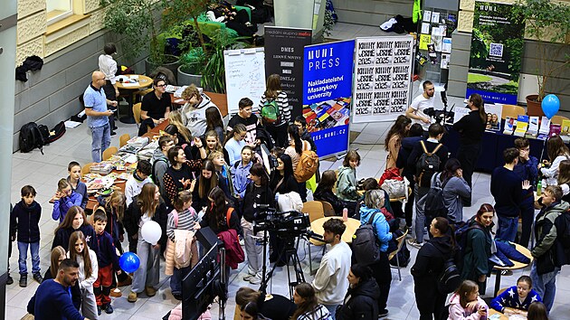 Multimediální den, který se konal na Fakultě sociálních studií Masarykovy univerzity v Brně, se zabýval tématem války a krize z pohledu novinářů. Zúčastnila se jej i jihomoravská redakce MF DNES a iDNES.cz. (21. listopadu 2025)