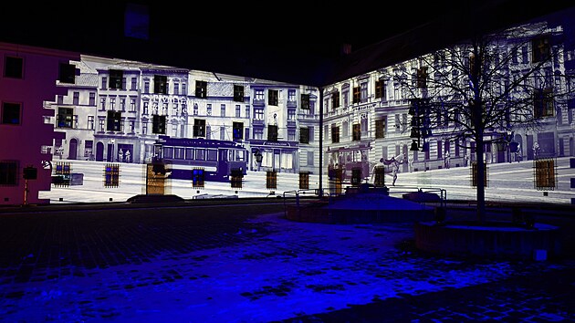 Videomapping promítaný na dvou zdech hradu Špilberk přibližuje historii Brna.