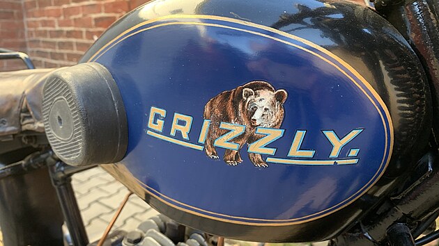Motocykl Grizzly z produkce pardubické firmy společníků Josefa Matyáše a Ladislava Poláka je dalším exponátů muzea. (25. listopadu 2025)