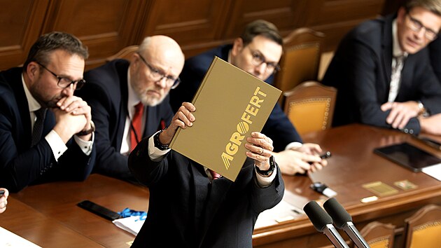 Předseda ANO Andrej Babiš na mimořádné schůzi Sněmovny k tomu, jak bude řešit střet zájmů kvůli vlastnictví Agrofertu, když se stane premiérem. (27. listopadu 2025)