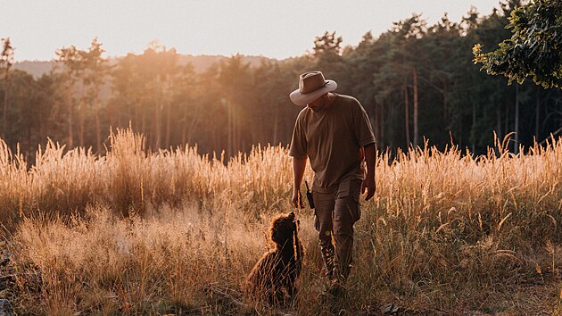 Prima, Farma Votky Kotka, 6. díl, Vojta Kotek, Kozárovice, myslivost, hasiči
