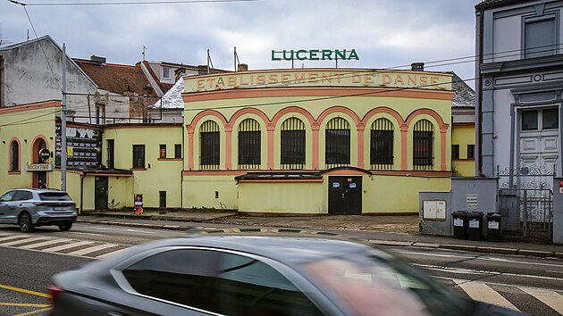 Tomáš Maxwell rozjel se svými parťáky po letech českoubudějovickou Lucernu. Udělal z ní rockový klub.