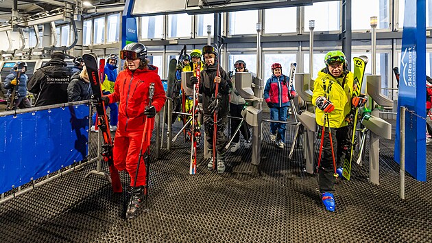 První lyžařský den na Černé hoře v Krkonoších (28.11.2025).