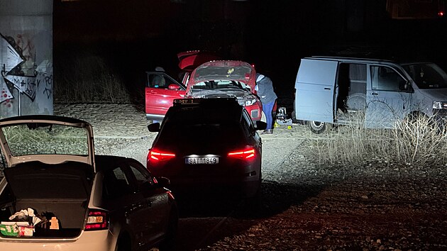 V pražských Kobylisech došlo k únosu. Čtveřici pachatelů dopadli policisté chvíli po půlnoci (28. listopadu 2025)