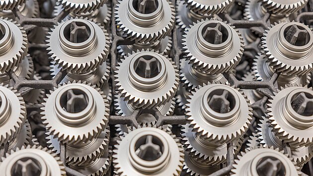 Výroba převodovek v závodu Škoda Auto Vrchlabí. (24 .listopadu 2025)