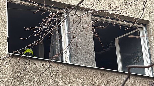 Kvůli požáru bytu na Spořilově v neděli vyjížděly jednotky záchranného integrovaného systému. (30. listopadu 2025)