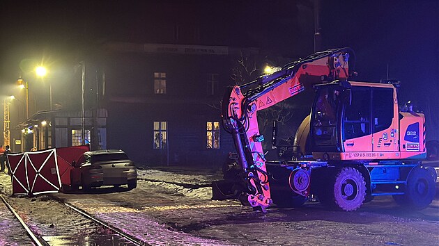 Nákladní vlak srazil v sobotu večer ve stanici Stará Boleslav dva lidi. (29. listopadu 2025)