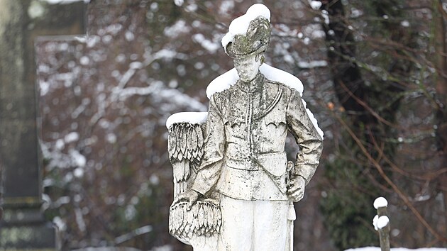 Pomník strážmistra Františka Schenka, kterého v roce 1911 zastřelil lupič. Pomník stojí na Ústředním hřbitově Slezské Ostravy.