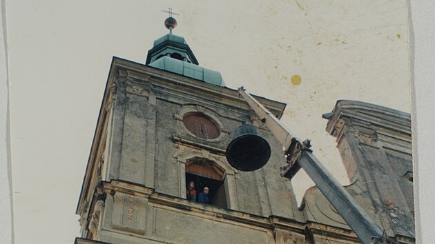 Pracovníkům Státního okresního archivu Bruntál se sídlem v Krnově se již podařilo zdigitalizovat obsah pamětní schránky, která byla nalezena při opravě báně poutního kostela na Cvilíně a k jejímuž otevření došlo v pátek 14. listopadu 2025.