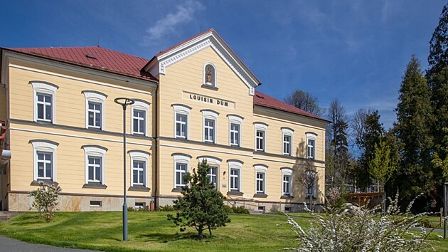 Charitní domov Moravec sloužil až do revoluce hlavně kněžím a řeholníkům. Nyní už ale služby tohoto zařízení pro seniory využívá hlavně běžná veřejnost. Mění se proto i jeho provozovatel.