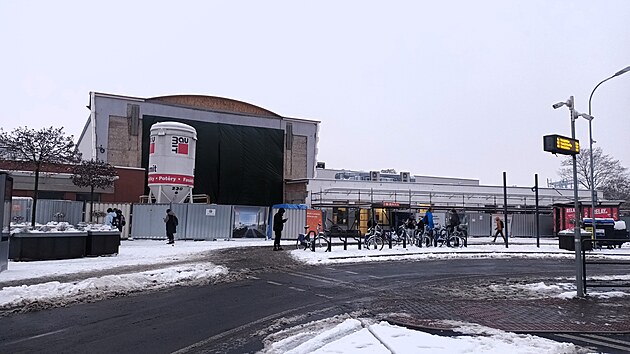 Rekonstrukce nádražní budovy v Lovosicích. (listopad 2025)