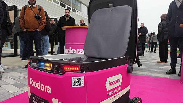 Foodora představila autonomní robotická vozítka, která budou rozvážet jídlo, začnou na Praze 8. (2. prosince 2025)