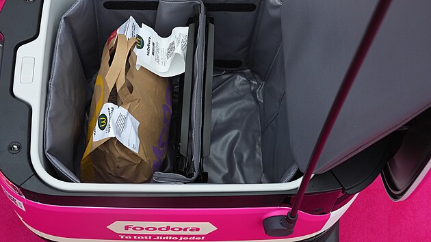Foodora představila autonomní robotická vozítka, která budou rozvážet jídlo, začnou na Praze 8. (2. prosince 2025)