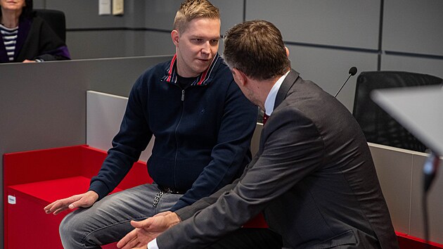 Adrián Holibka stojí před olomouckým krajským soudem pro výrobu a distribuci fentanylu.