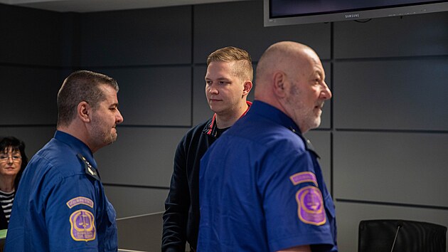 Adrián Holibka stojí před olomouckým krajským soudem pro výrobu a distribuci fentanylu.