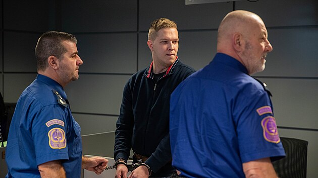 Adrián Holibka stojí před olomouckým krajským soudem pro výrobu a distribuci fentanylu.