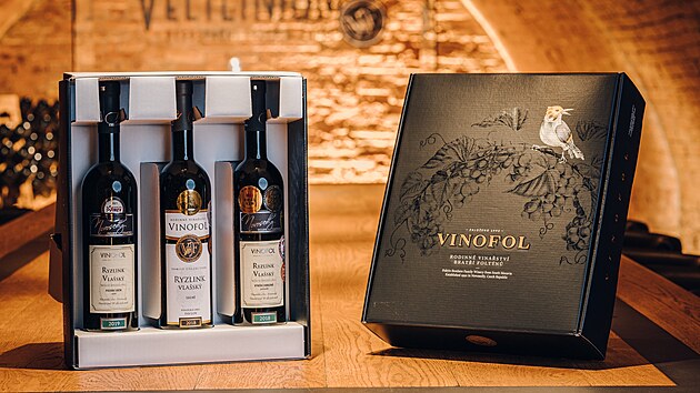 Ježíšek v láhvi udělá radost jemu i jí, radí vinařská rodina Foltýnů.