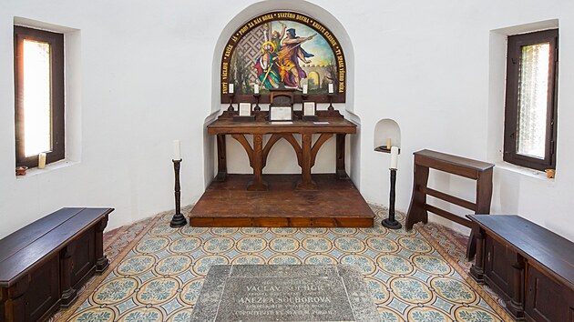 Interiér kaple sv. Václava ve Vlčí.