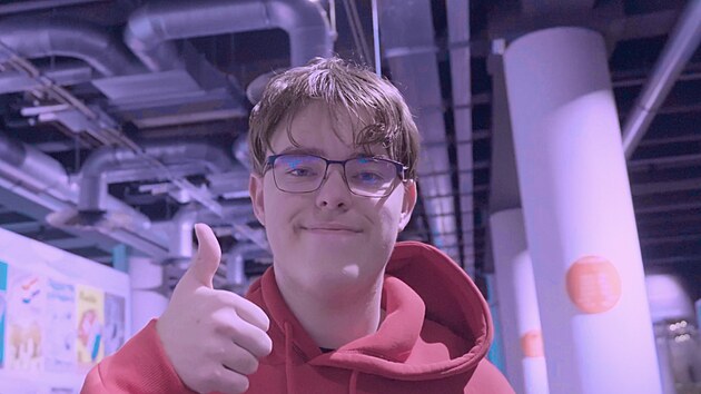 Student Michal Prat je jedním z členů skupiny Kluci ze Zlína, stará se o technickou část. (listopad 2025)