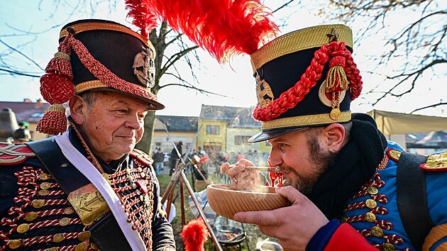 Bitvu u Slavkova z roku 1805 každoročně připomíná rekonstrukce nadšenců v...