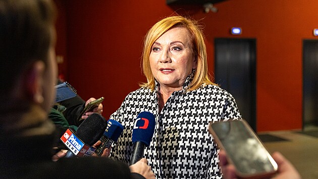 Místopředsedkyně ANO Alena Schillerová po jednání jihomoravského předsednictva hnutí o osudu brněnských zastupitelů, kteří navzdory její výzvě zůstali v koalici s ODS. (1. prosince 2025)