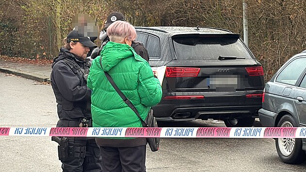 Policisté zasahovali ve Vojtově ulici v pražských Modřanech, kde přerostla slovní rozepře mezi třemi muži ve fyzické napadení. (1. prosince 2025)