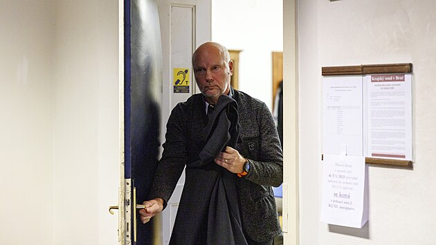 Korupční kauzu Stoka začal znovu projednávat Krajský soud v Brně. Na snímku obžalovaný Petr Liškutin, bývalý úředník městské části Brno-střed, který chce uzavřít dohodu o vině a trestu (3. prosince 2025)