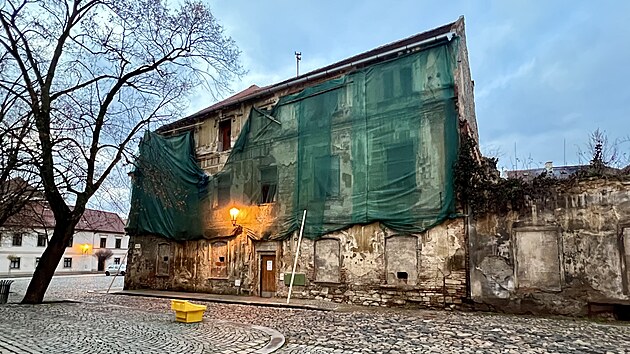 Zch&aacute;tral&eacute; domy na Žižkově n&aacute;měst&iacute; v Žatci