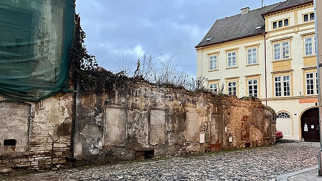 Zch&aacute;tral&eacute; domy na Žižkově n&aacute;měst&iacute; v Žatci