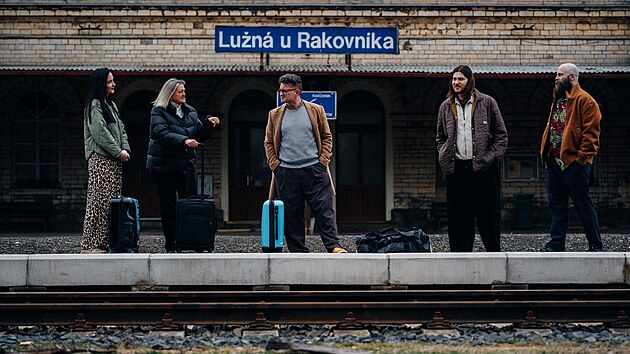Hráči zamířili na hrad Křivoklát z vlakové zastávky Lužná u Rakovníka.