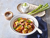 Bramborový guláš s houbami