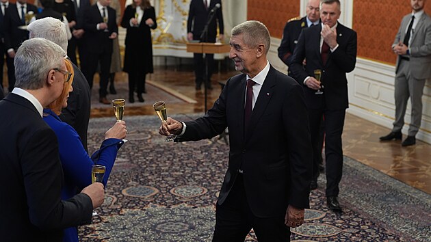 Prezident Petr Pavel jmenoval novou vládu. (15. prosince 2025)