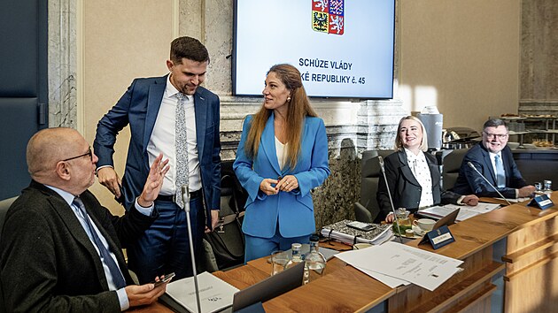 Kabinet v demisi premiéra Petra Fialy má ve středu na programu své poslední řádné zasedání. (10. prosince 2025)